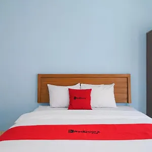2* Hotel Reddoorz At De'balcon Kuta Bali