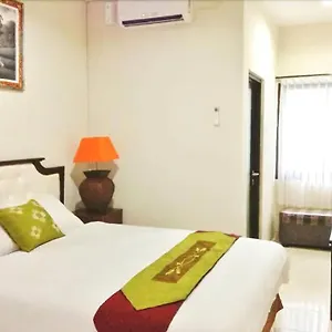 2* Hotel Tuban Torres